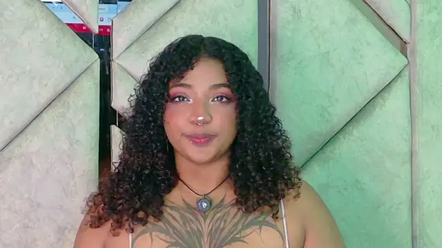 Snapshot of Cristal-Jonnes chatting on 07/18/26, 04:49 Cristal-Jonnes online show from 07/18/26, 04:49
