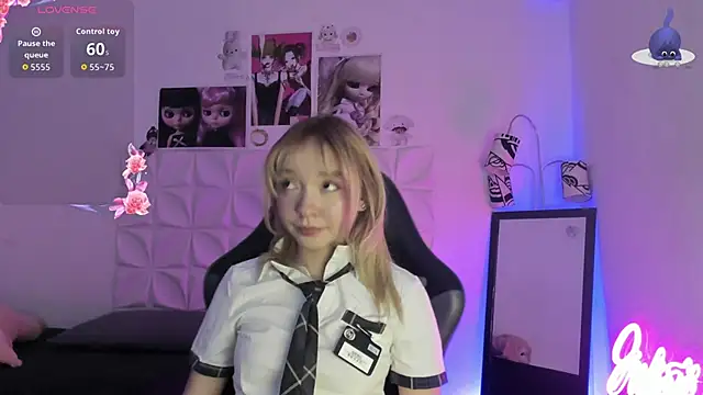 JuliethMoss online show from 10/23/25, 08:51