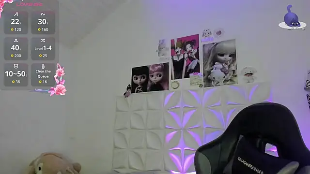 JuliethMoss online show from 10/27/25, 08:57