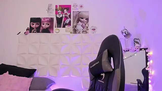 JuliethMoss online show from 12/04/25, 08:17