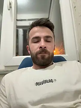 Snapshot of S-kt-et chatting on 11/04/25, 11:37 S-kt-et online show from 11/04/25, 11:37