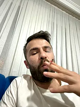 Snapshot of S-kt-et chatting on 11/05/25, 07:58 S-kt-et online show from 11/05/25, 07:58