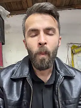 Snapshot of S-kt-et chatting on 11/12/25, 07:20 S-kt-et online show from 11/12/25, 07:20