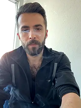 Snapshot of S-kt-et chatting on 11/14/25, 01:21 S-kt-et online show from 11/14/25, 01:21