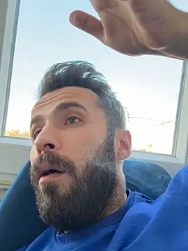 Snapshot of S-kt-et chatting on 11/16/25, 02:00 S-kt-et online show from 11/16/25, 02:00