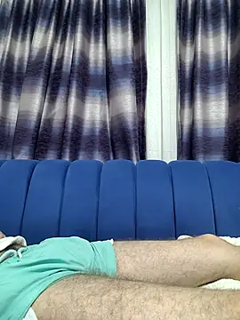 Snapshot of S-kt-et chatting on 12/14/25, 01:22 S-kt-et online show from 12/14/25, 01:22