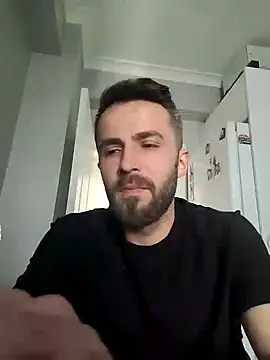 Snapshot of S-kt-et chatting on 12/18/25, 10:10 S-kt-et online show from 12/18/25, 10:10