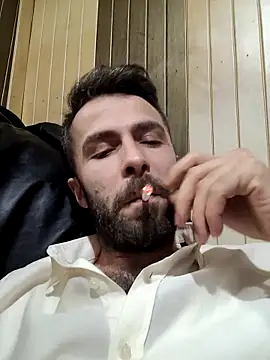 Snapshot of S-kt-et chatting on 12/20/25, 08:16 S-kt-et online show from 12/20/25, 08:16