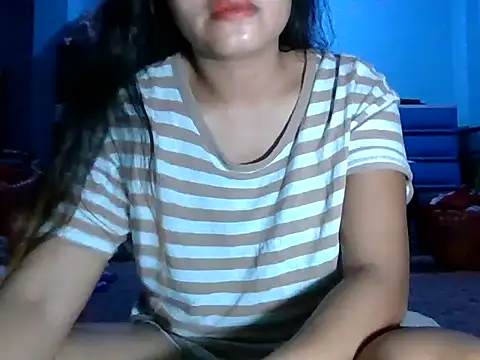 Snapshot of hardworkinggirl chatting on 12/17/25, 04:24 hardworkinggirl online show from 12/17/25, 04:24