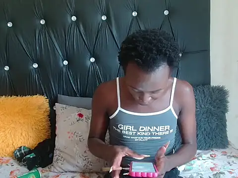 Snapshot of Lsnickykhanyile chatting on 10/31/25, 11:44 Lsnickykhanyile online show from 10/31/25, 11:44