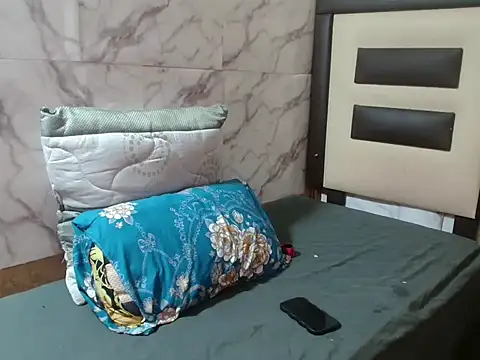 Snapshot of Lsnickykhanyile chatting on 12/14/25, 08:13 Lsnickykhanyile online show from 12/14/25, 08:13