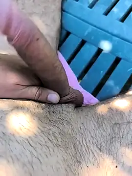 Snapshot of PussyLover880099 chatting on 09/19/25, 12:06 PussyLover880099 online show from 09/19/25, 12:06