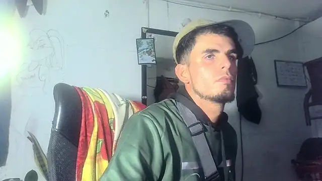 Snapshot of yourskinnybooy chatting on 11/11/25, 10:43 yourskinnybooy online show from 11/11/25, 10:43