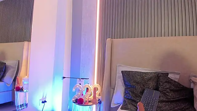 Snapshot of AbbyBeck chatting on 09/19/25, 11:44 AbbyBeck online show from 09/19/25, 11:44