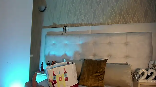 Snapshot of AbbyBeck chatting on 10/23/25, 12:15 AbbyBeck online show from 10/23/25, 12:15