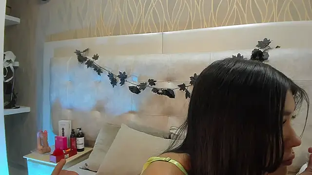 Snapshot of AbbyBeck chatting on 11/19/25, 09:53 AbbyBeck online show from 11/19/25, 09:53