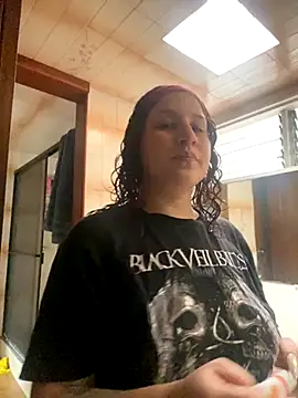 Snapshot of hazyjane_ chatting on 09/28/25, 01:49 hazyjane online show from 09/28/25, 01:49