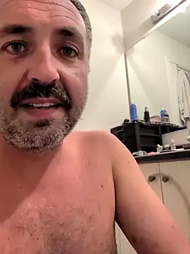 Snapshot of cloudymatt chatting on 09/18/25, 04:58 cloudymatt online show from 09/18/25, 04:58