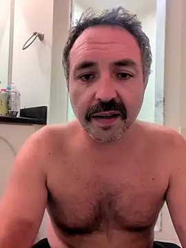 Snapshot of cloudymatt chatting on 10/18/25, 04:48 cloudymatt online show from 10/18/25, 04:48