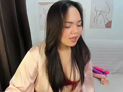 Snapshot of expnsivecandy chatting on 11/04/25, 03:22 expnsivecandy online show from 11/04/25, 03:22