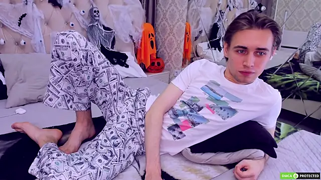 WilliamDyson online show from 10/27/25, 03:32