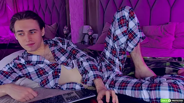 WilliamDyson online show from 11/30/25, 04:05