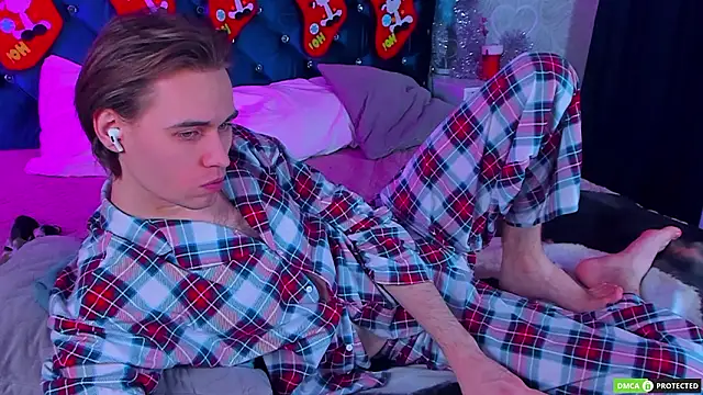 WilliamDyson online show from 01/17/26, 03:55