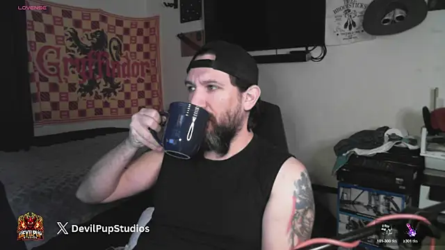 DevilPup75  online show from 02/12/26, 06:52