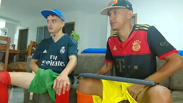 Snapshot of skinny23cm chatting on 02/13/25, 09:30 skinny23cm online show from 02/13/25, 09:30