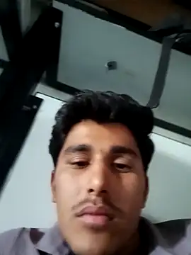 Snapshot of HarryChoudhary21 chatting on 11/15/25, 06:11 HarryChoudhary21 online show from 11/15/25, 06:11