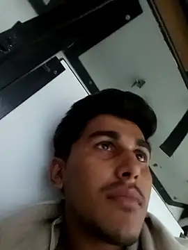 Snapshot of HarryChoudhary21 chatting on 11/18/25, 01:04 HarryChoudhary21 online show from 11/18/25, 01:04