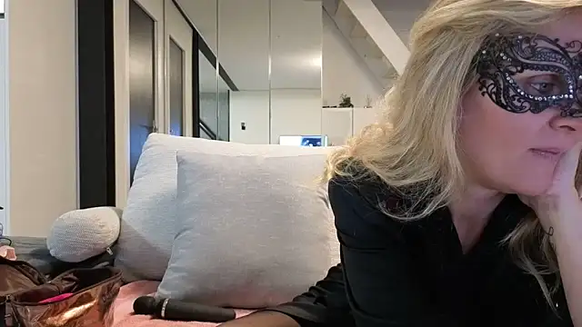 bellemasquer online show from 03/15/26, 08:37