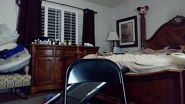 DERTYLAY online show from 04/27/26, 03:59