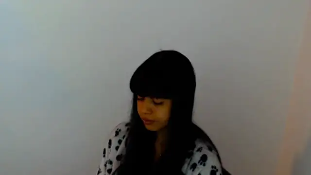 Snapshot of meganmiauu chatting on 07/18/26, 11:03 meganmiauu online show from 07/18/26, 11:03