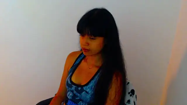 Snapshot of meganmiauu chatting on 07/30/26, 04:17 meganmiauu online show from 07/30/26, 04:17