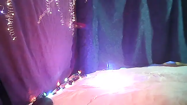 Snapshot of AlexaBlessed2 chatting on 10/10/25, 04:00 AlexaBlessed2 online show from 10/10/25, 04:00