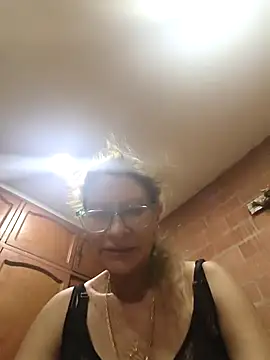 MaryeLunna online show from 09/30/25, 12:37