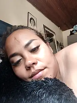 EmilyDuran  online show from 09/15/25, 06:52