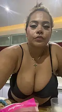 Snapshot of EmilyDuran_ chatting on 04/28/26, 12:42 EmilyDuran online show from 04/28/26, 12:42
