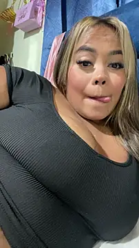 Snapshot of EmilyDuran_ chatting on 05/21/26, 11:56 EmilyDuran online show from 05/21/26, 11:56