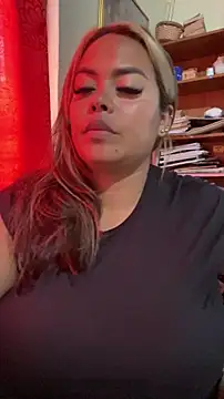 Snapshot of EmilyDuran_ chatting on 05/22/26, 12:22 EmilyDuran online show from 05/22/26, 12:22