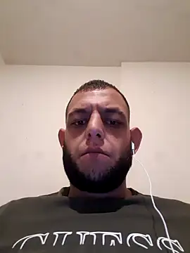 Snapshot of milenski74 chatting on 10/29/25, 11:28 milenski74 online show from 10/29/25, 11:28