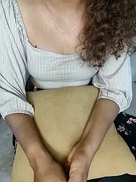 Tamilpallavi online show from 03/04/26, 02:01