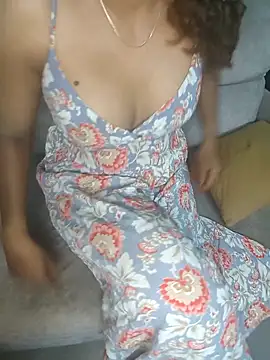 Snapshot of Tamilpallavi chatting on 04/27/26, 11:47 Tamilpallavi online show from 04/27/26, 11:47
