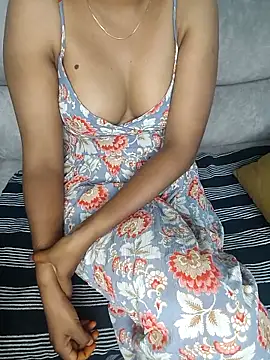 Snapshot of Tamilpallavi chatting on 04/28/26, 11:48 Tamilpallavi online show from 04/28/26, 11:48