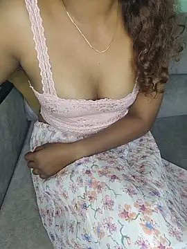 Snapshot of Tamilpallavi chatting on 06/11/26, 03:15 Tamilpallavi online show from 06/11/26, 03:15