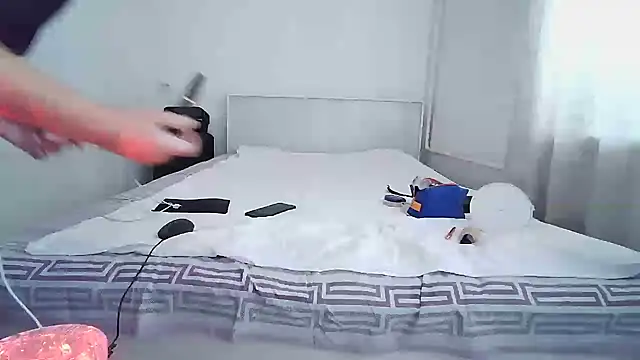 Snapshot of sakuradelreina chatting on 09/22/25, 04:14 sakuradelreina online show from 09/22/25, 04:14