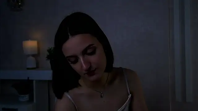 Snapshot of FalineBeacher chatting on 06/19/26, 02:27 FalineBeacher online show from 06/19/26, 02:27