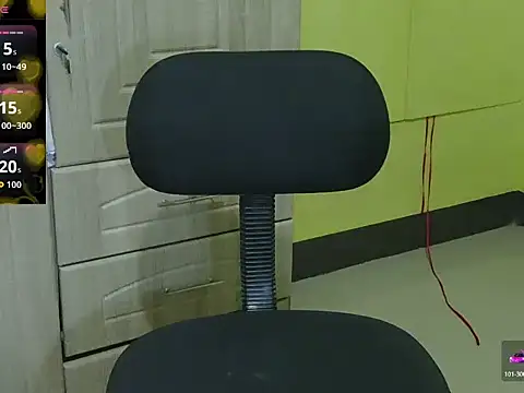 Snapshot of HornyAsian4uxx chatting on 10/23/25, 08:35 HornyAsian4uxx online show from 10/23/25, 08:35