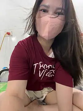 Snapshot of Moan_Mary chatting on 03/26/26, 04:12 Moan Mary online show from 03/26/26, 04:12